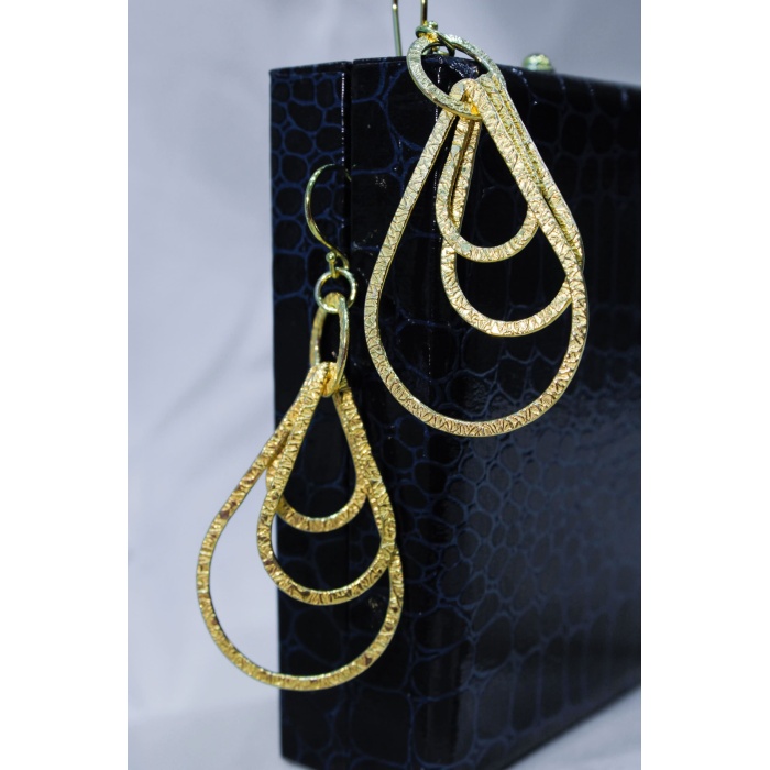 Simple and Elegant - Image 2